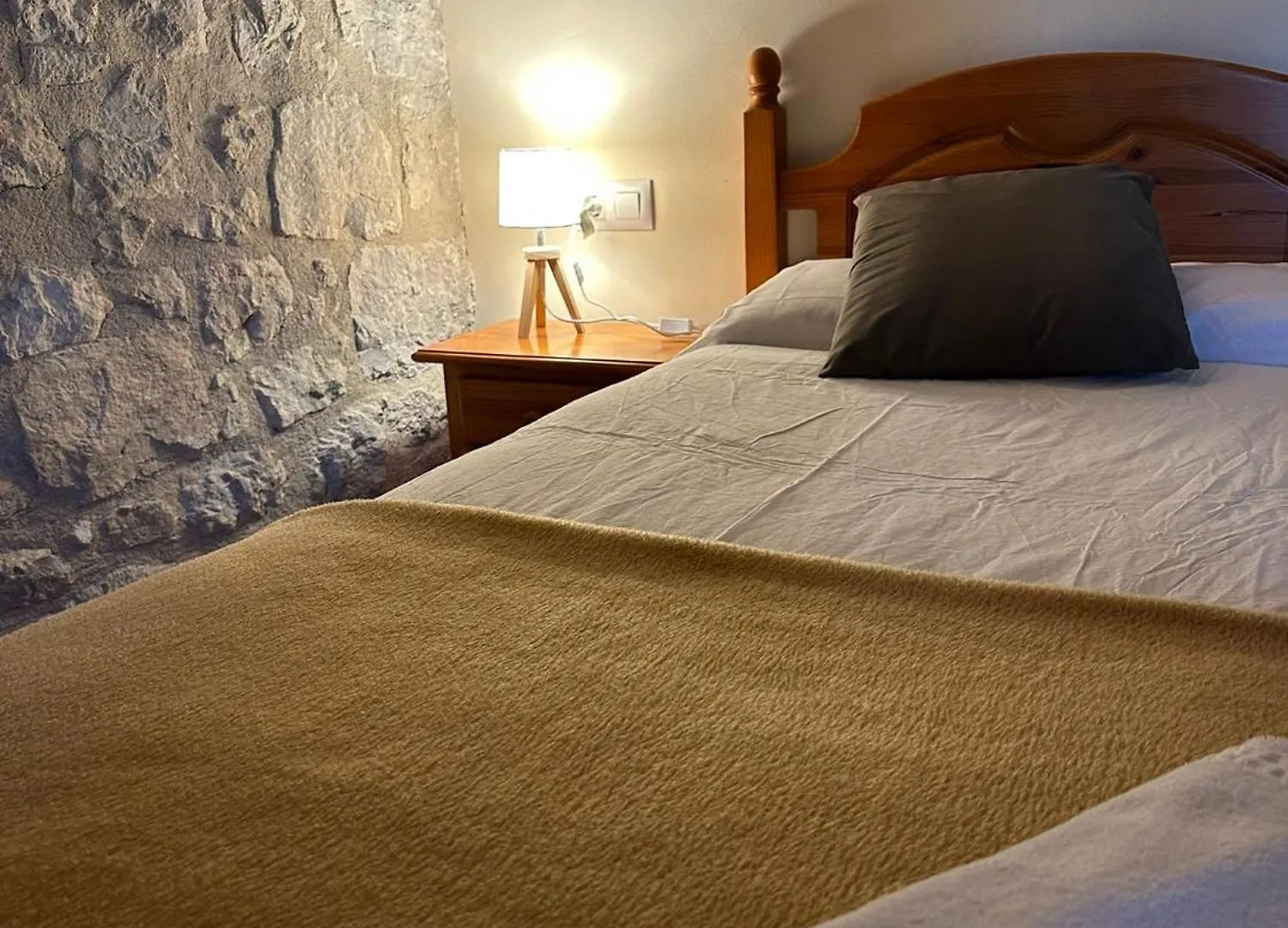 Santuari Mare De Deu Del Mont Restaurant-Hostatgeria Hotel Beuda